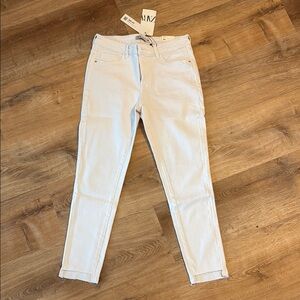 Zara White Ankle Cropped Jeans